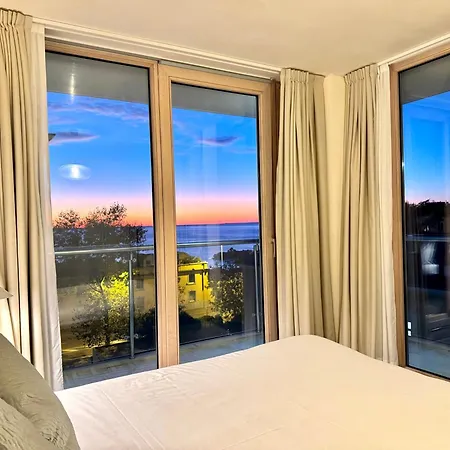 Seaview Apartment 4*