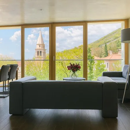 Seaview Apartment